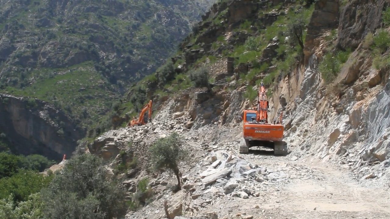 sartiki mp3.00_58_25_01.Still001